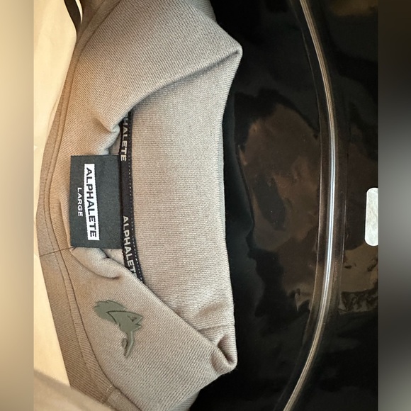 Alphalete Sweater - Picture 2 of 3